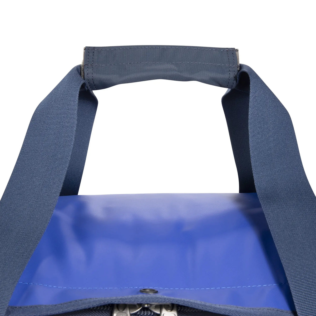 Close-up of the carry handle of the Tatonka Basic Barrel 65 L in matte blue | TADI.6981.410