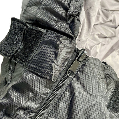 Close up of zip closing at neck edge of Domex Black Ice synthetic sleeping bag | GENERAL